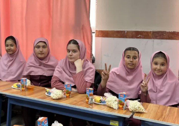 عکس یادگاری کلاس ۶/۵ دبستان دخترانه مریم بهارستان‌دو