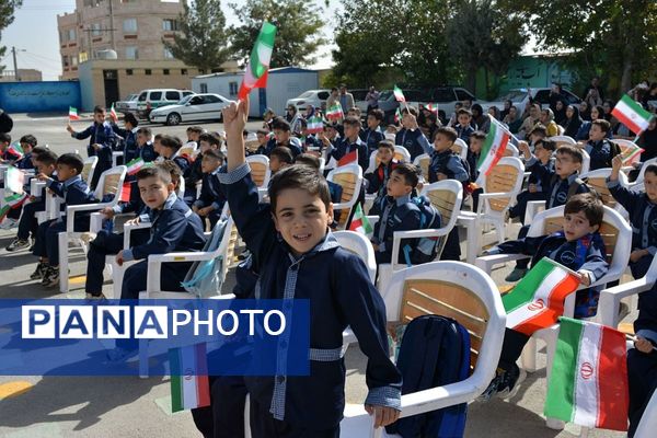 برگزاری جشن شکوفه‌های کلاس اولی دربهارستان‌دو