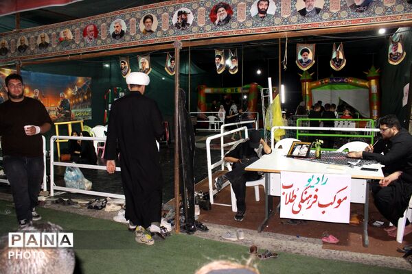 همدلی خادمان در موکب امام خامنه‌ای