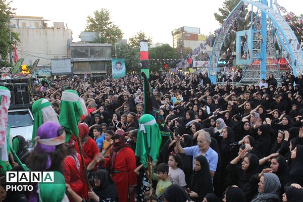 ورامین بار دیگر در سوگ اسارت؛ کاروان نمادین کربلا در خیابان‌های ورامین به حرکت درآمد