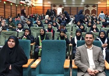 تقدیر از برگزیدگان رشته‌های ورزشی،قرآنی و علمی در سالن فدک ناحیه دو شهرری 