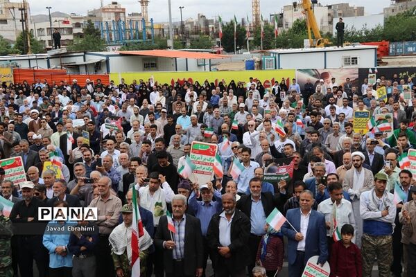 حضور مسئولان آموزش و پرورش خراسان رضوی در راهپیمایی روز قدس مشهد