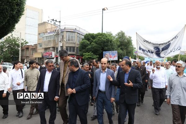 حضور مسئولان آموزش و پرورش خراسان رضوی در راهپیمایی روز قدس مشهد