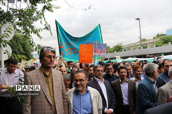 حضور مسئولان آموزش و پرورش خراسان رضوی در راهپیمایی روز قدس مشهد