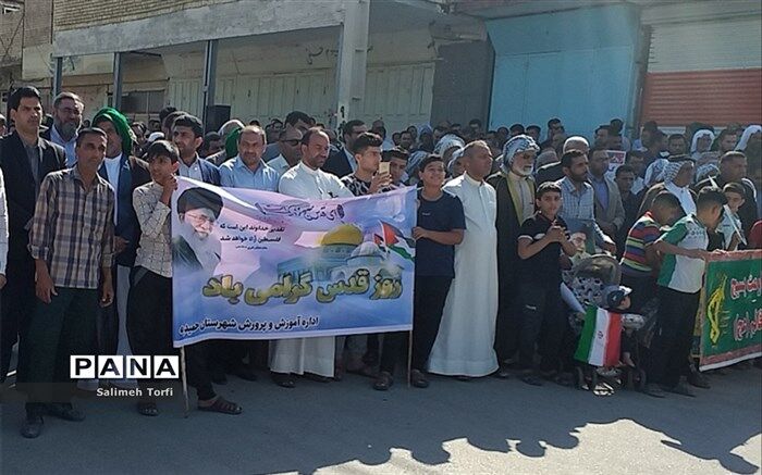 حضور در راهپیمایی روز قدس ادای دین در لبیک به ندای تاریخی بنیان گذار کبیر انقلاب اسلامی است