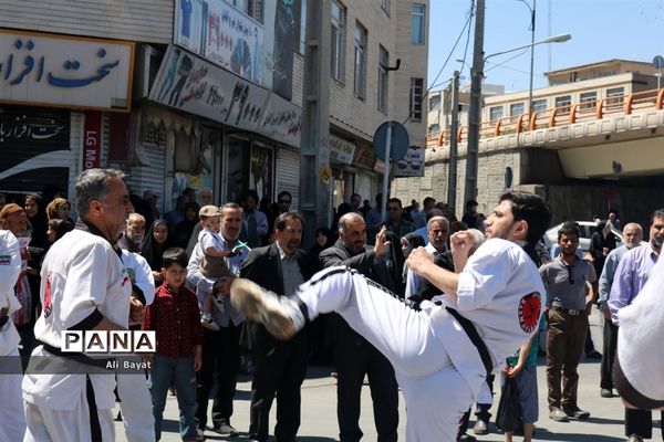 راهپیمایی مردم همدان در آخرین جمعه ماه رمضان