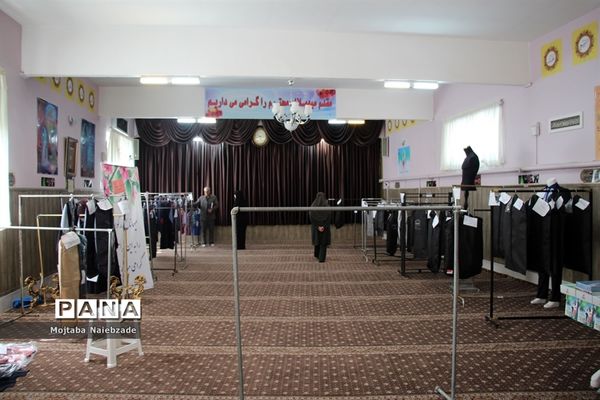 بازدید رئیس سازمان دانش‌آموزی خراسان رضوی از نمایشگاه‌های لباس فرم دانش‌آموزی نواحی مشهد