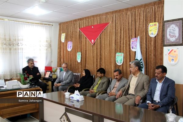 حضور صمیمی مدیرکل آموزش و پرورش استان خراسان جنوبی در سازمان دانش‌آموزی