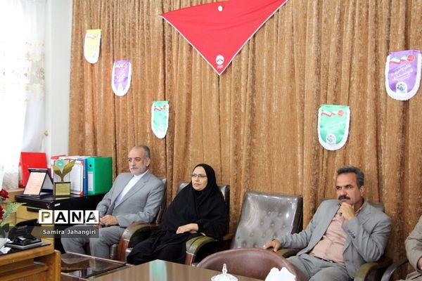 حضور صمیمی مدیرکل آموزش و پرورش استان خراسان جنوبی در سازمان دانش‌آموزی