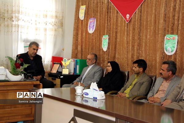 حضور صمیمی مدیرکل آموزش و پرورش استان خراسان جنوبی در سازمان دانش‌آموزی