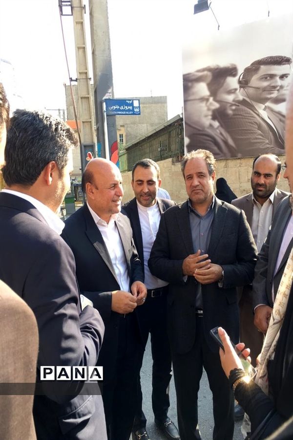 بازدید وزیر راه و شهرسازی از پل ورودی  شهرقدس