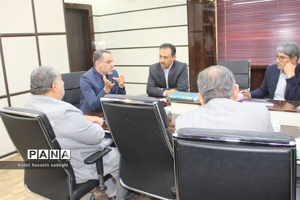 جلسه کار گروه استانی لباس فرم دانش‌آموزی استان بوشهر