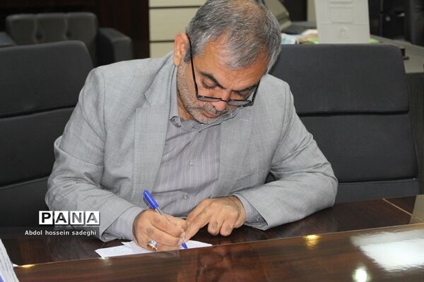 جلسه کار گروه استانی لباس فرم دانش‌آموزی استان بوشهر