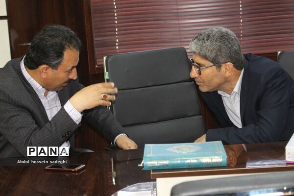 جلسه کار گروه استانی لباس فرم دانش‌آموزی استان بوشهر
