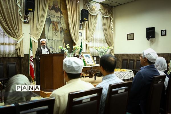 نیایش و ادای احترام  زرتشتیان در سی امین سالگرد ارتحال حضرت امام خمینی (ره)