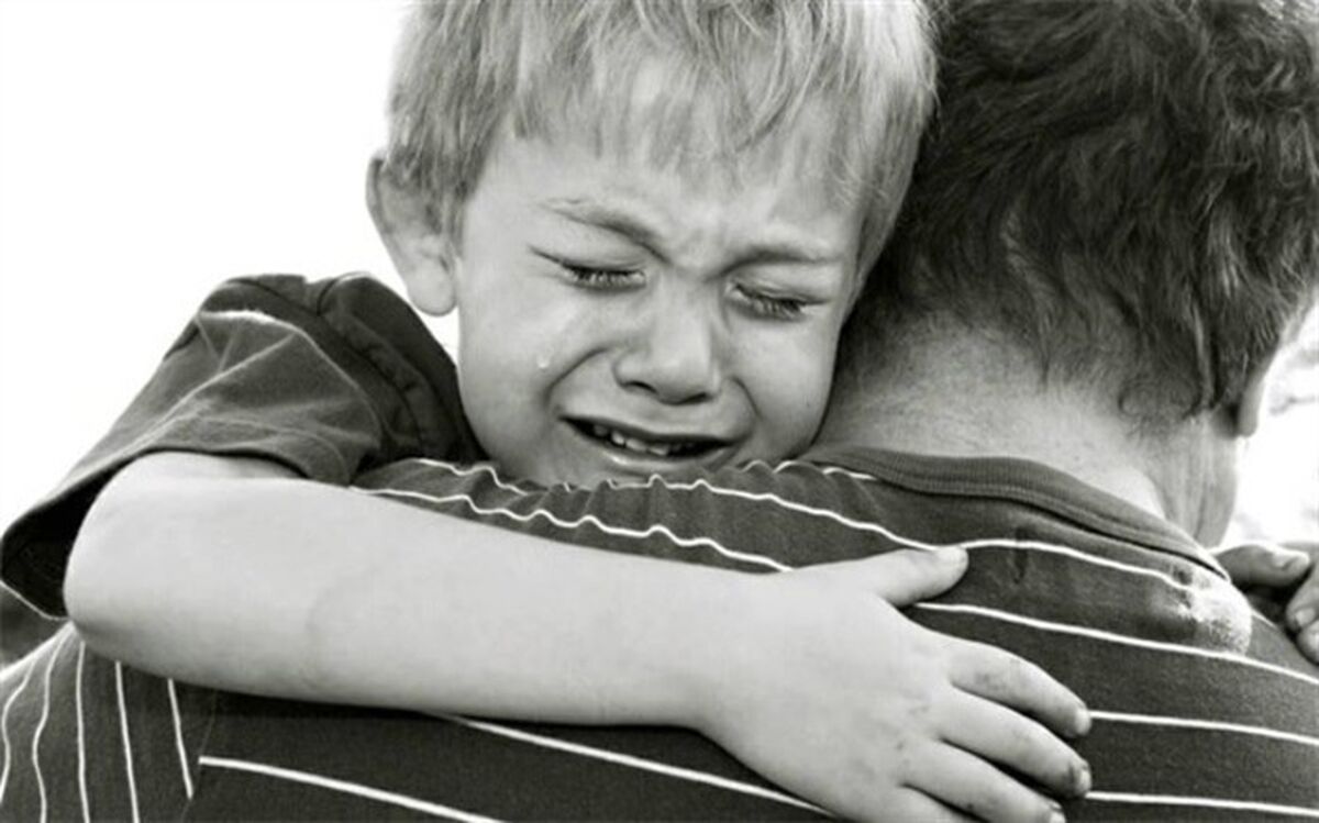 با کودکانی که والدینشان را از دست داده‌اند چگونه برخورد کنیم؟