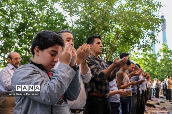 اقامه نماز عید سعید فطر در ارومیه