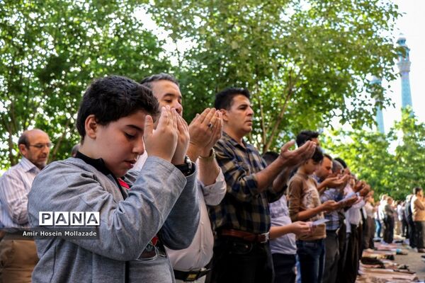 اقامه نماز عید سعید فطر در ارومیه