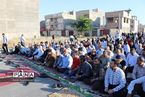نماز عیدسعید فطردر آستان مقدس امامزاده عیسی(ع) اسلامشهر