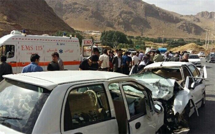 11 مصدوم در تصادف زنجیره ای شهرکرد