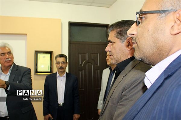 کارگروه فرم مدارس در کارخانه پشم بافی آسیا