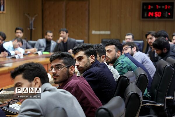 نشست صمیمی وزیر آموزش و پرورش با نمایندگان تشکل‌های دانشجویی دانشگاه تربیت دبیر شهیدرجایی