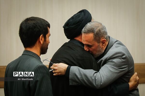نشست صمیمی وزیرآموزش و پرورش با مدیران رسانه