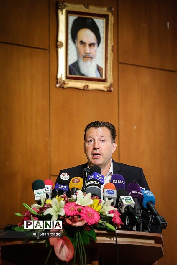 معارفه رسمی «مارک ویلموتس» سرمربی جدید تیم ملی فوتبال