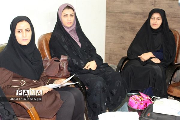 نشست تخصصی اداره تربیت بدنی با سر گروه های آموزشی درس تربیت بدنی استان بوشهر