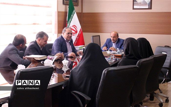 باستانی: امن ترین ناظران در مدارس انجمن اولیای مدارس اند