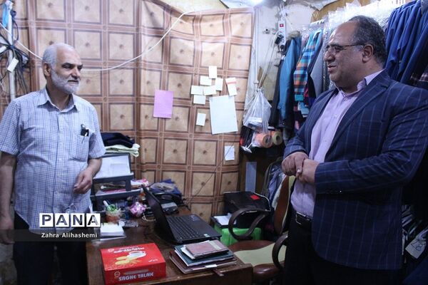 بازدید رئیس سازمان دانش آموزی تهران از روند تولید لباس فرم دانش‌آموزی