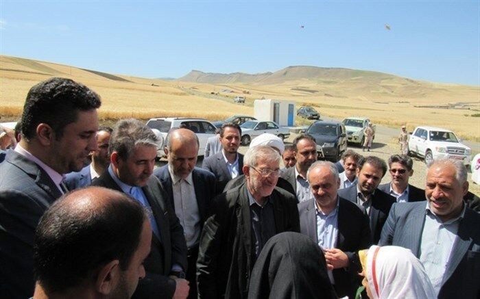 بازدید رئیس بنیاد مستضعفان کشور از مدارس شهرستان گرمی