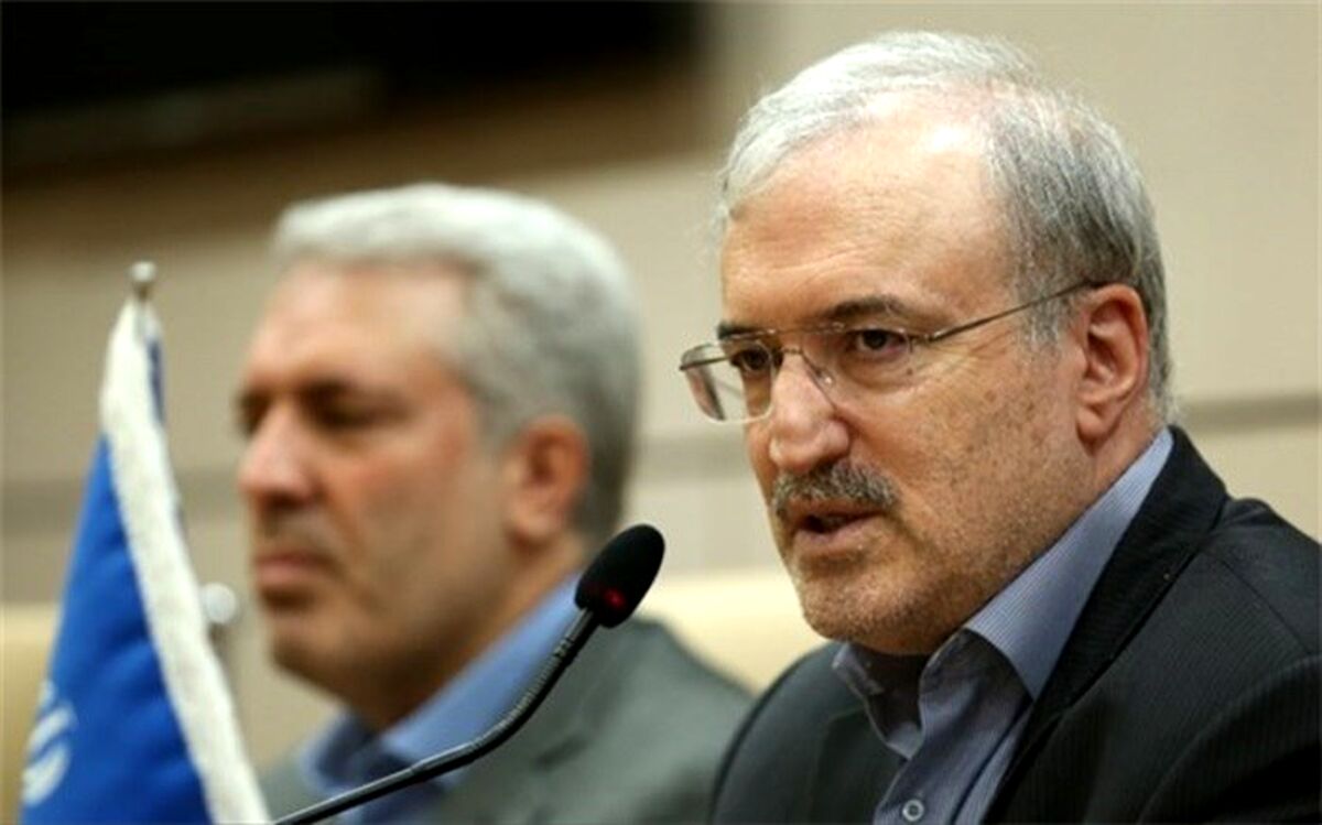 وزیر بهداشت: برخی درخصوص کیفیت داروهای داخلی جوسازی می‌کنند