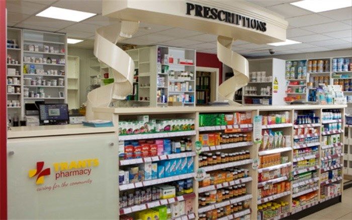 عضو کمیسیون بهداشت: باید موجودی دارو در  داروخانه‌ها رصد شود