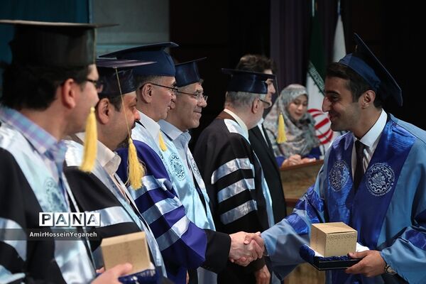 یازدهمین  مراسم دانش آموختگی دانشجویان پردیس بین الملل دانشگاه شریف جزیره کیش