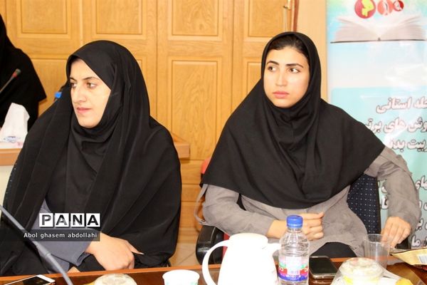 تجلیل از برگزیدگان مسابقات علمی تخصصی  و روش‌های برتر تدریس معلمان بوشهر-1