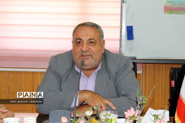 تجلیل از برگزیدگان مسابقات علمی تخصصی  و روش‌های برتر تدریس معلمان بوشهر-1