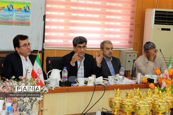 تجلیل از برگزیدگان مسابقات علمی تخصصی  و روش‌های برتر تدریس معلمان بوشهر-1