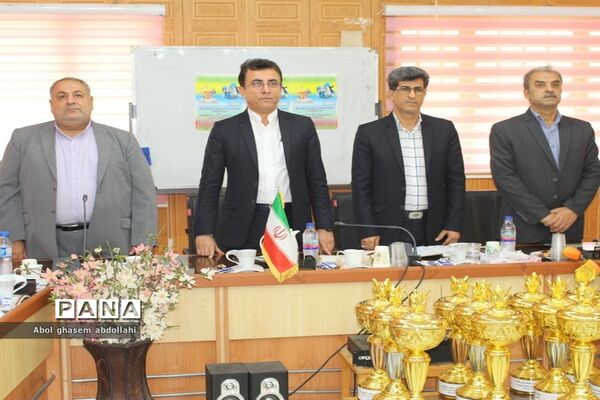 تجلیل از برگزیدگان مسابقات علمی تخصصی  و روش‌های برتر تدریس معلمان بوشهر-1
