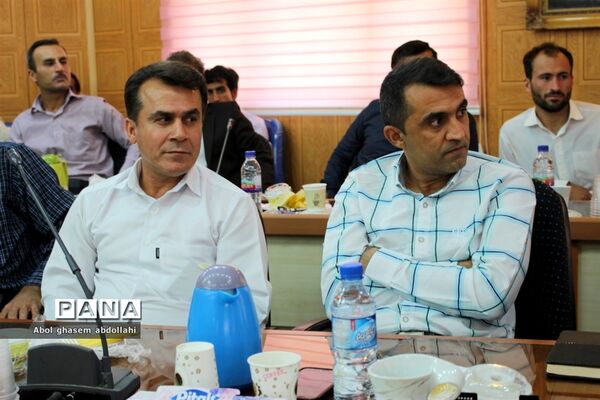 تجلیل از برگزیدگان مسابقات علمی تخصصی  و روش‌های برتر تدریس معلمان بوشهر-1