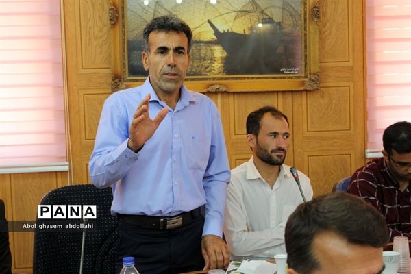 تجلیل از برگزیدگان مسابقات علمی تخصصی  و روش‌های برتر تدریس معلمان بوشهر-1