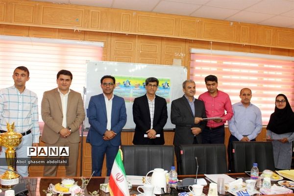 تجلیل از برگزیدگان مسابقات علمی تخصصی  و روش های برتر تدریس معلمان بوشهر-2