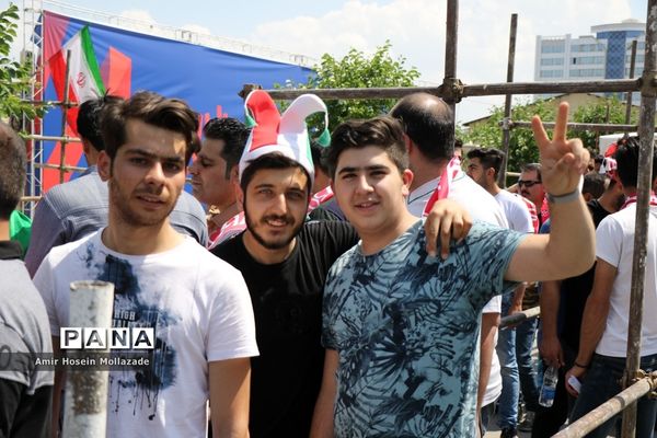 شور و شوق مردم عاشقان والیبال قبل از بازی تیم ملی ایران