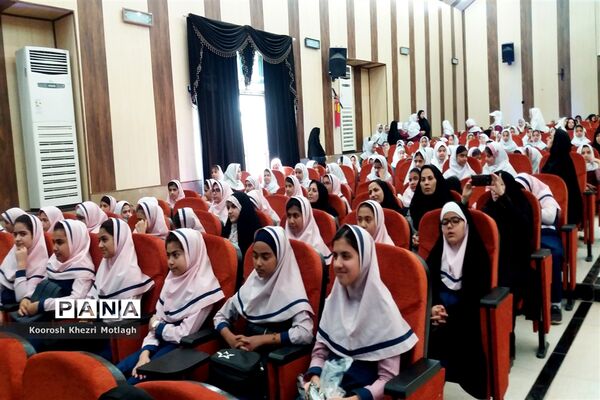 تجلیل از مقام‌آوران مسابقات فرهنگی، هنری، ورزشی دختران ابتدایی شهرستان کازرون