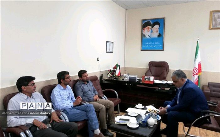 معاون مدیرکل و مدیر آموزش وپرورش شهرستان میناب : تفاهم‌نامه احداث یک باب واحد آموزشی خیرساز در میناب امضا شد