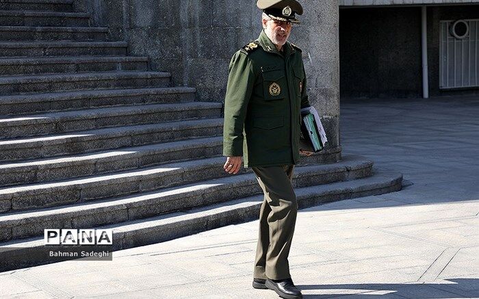 وزیر دفاع: فیلم‌های آمریکایی‌ها از نفتکش‌ها سندیتی ندارد