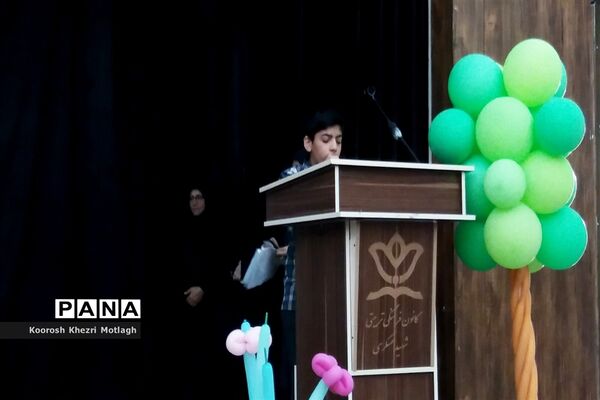 تقدیر از دانش‌آموزان مقام‌آور کازرون