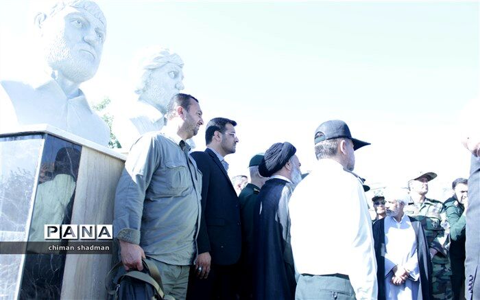 رونمایی از  سردیس برادران شهید شبلی در سنندج