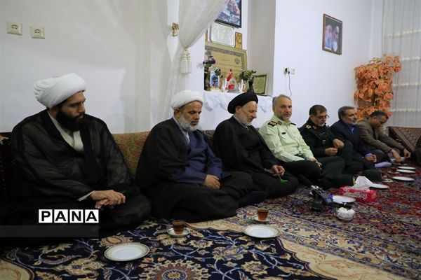 دیدار آیت الله عبادی با خانواده شهید هادی  نیرومندزاده