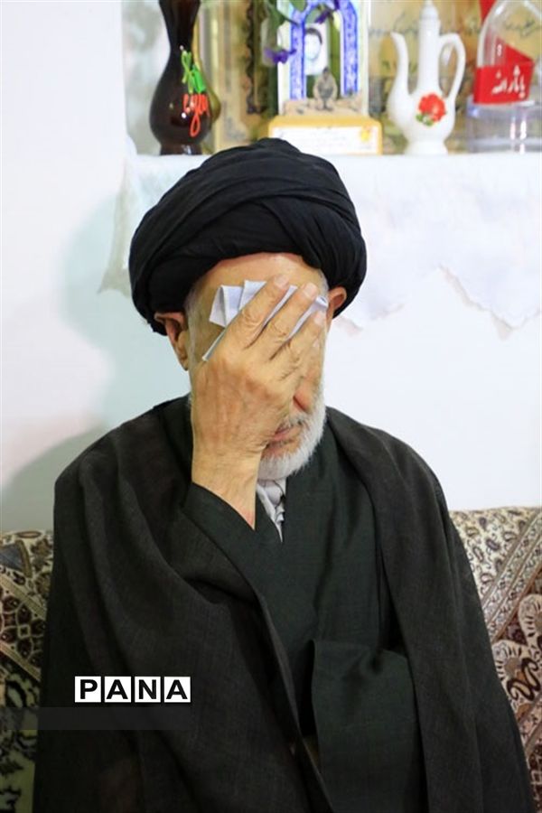 دیدار آیت الله عبادی با خانواده شهید هادی  نیرومندزاده